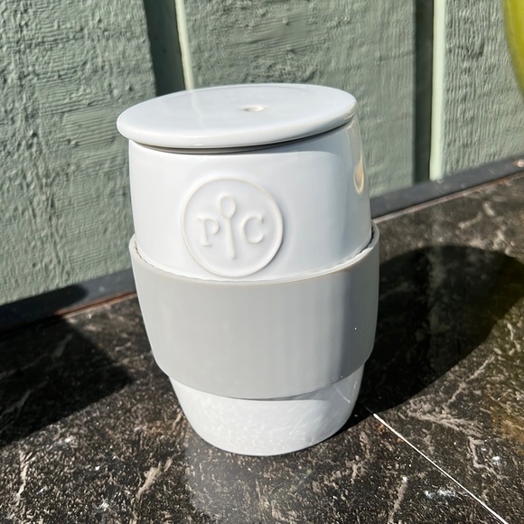 🐝 Pampered Chef
Ceramic Microwave Egg Cooker - Picture 1 of 5